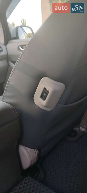 Хэтчбек Nissan Leaf 2012 в Черкассах