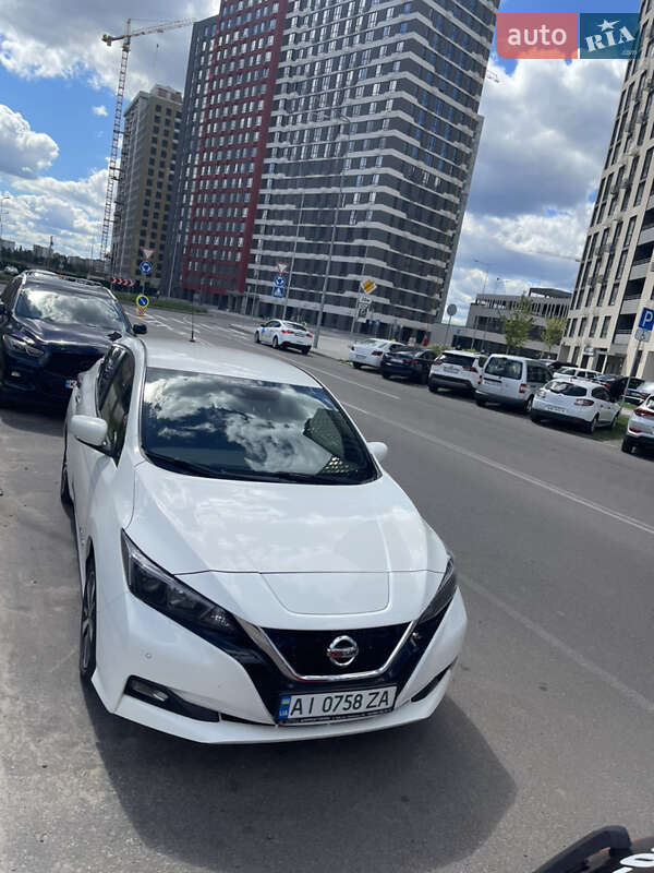 Хетчбек Nissan Leaf 2018 в Києві фото 3 Хетчбек Nissan Leaf 2018 в Києві