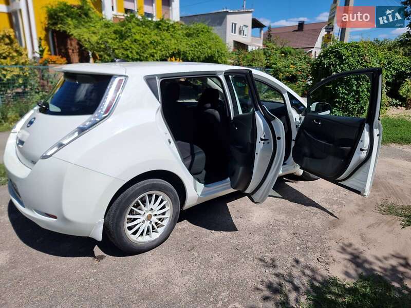 Хэтчбек Nissan Leaf 2014 в Днепре
