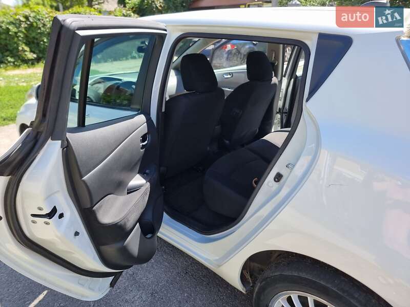 Хэтчбек Nissan Leaf 2014 в Днепре