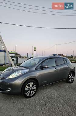 Хэтчбек Nissan Leaf 2014 в 