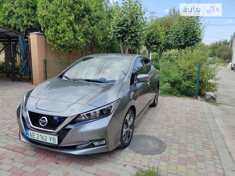 Хэтчбек Nissan Leaf 2019 в Днепре