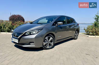 Хэтчбек Nissan Leaf 2018 в Николаеве