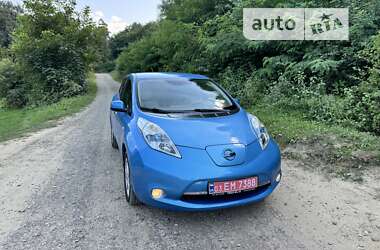 Хэтчбек Nissan Leaf 2011 в Черновцах