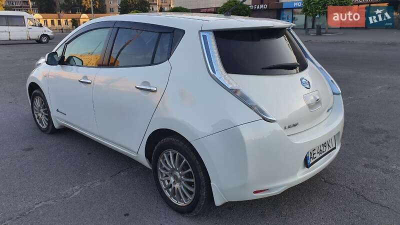 Хэтчбек Nissan Leaf 2014 в Каменском