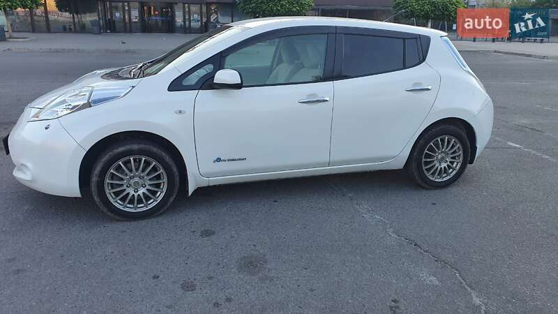 Хэтчбек Nissan Leaf 2014 в Каменском