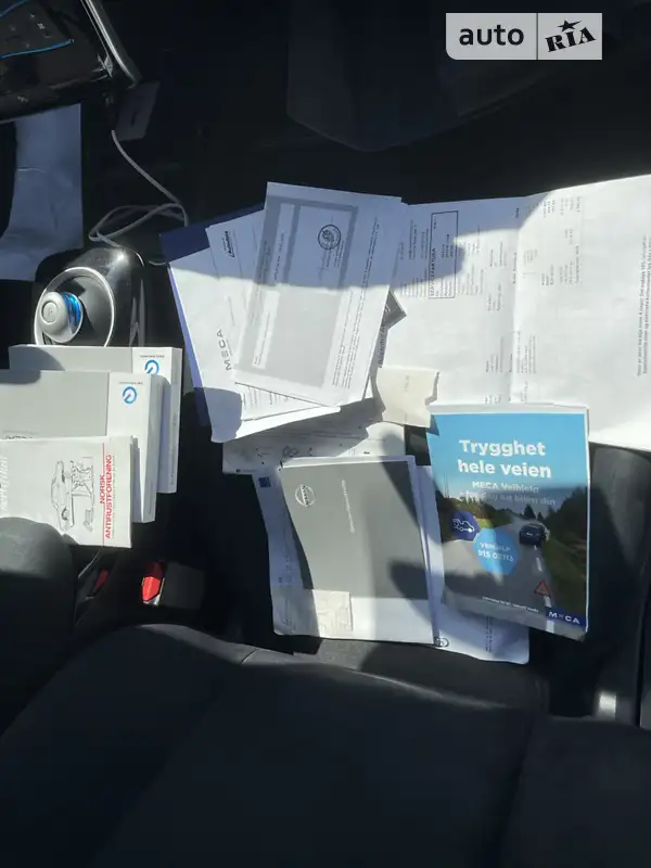 Хетчбек Nissan Leaf 2015 в Києві документ