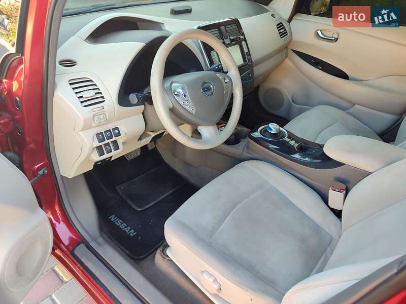 Хэтчбек Nissan Leaf 2012 в Белгороде-Днестровском