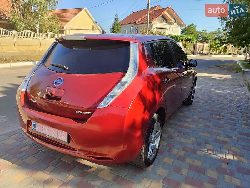 Хэтчбек Nissan Leaf 2012 в Белгороде-Днестровском
