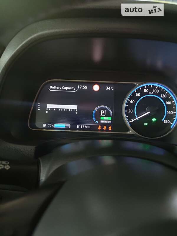 Хэтчбек Nissan Leaf 2019 в Днепре