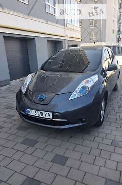 Хетчбек Nissan Leaf 2013 в Івано-Франківську