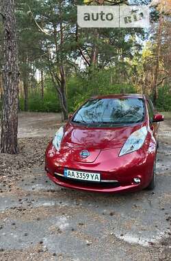 Хэтчбек Nissan Leaf 2012 в Киеве