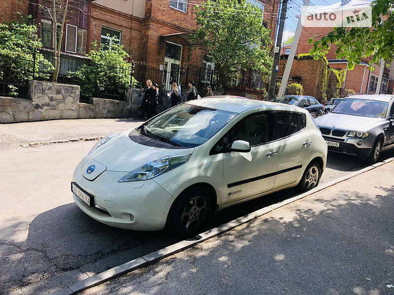 Хэтчбек Nissan Leaf 2012 в Виннице