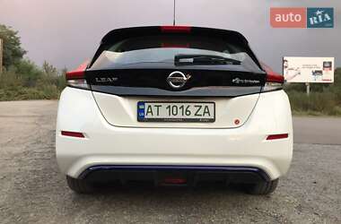 Хэтчбек Nissan Leaf 2019 в 