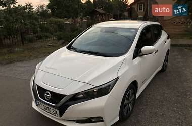 Хэтчбек Nissan Leaf 2019 в 