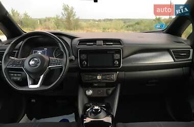Хэтчбек Nissan Leaf 2019 в 