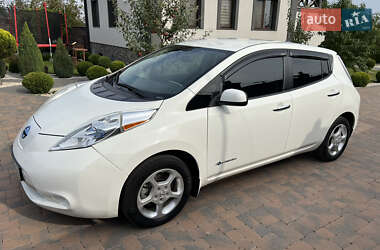 Хэтчбек Nissan Leaf 2017 в 