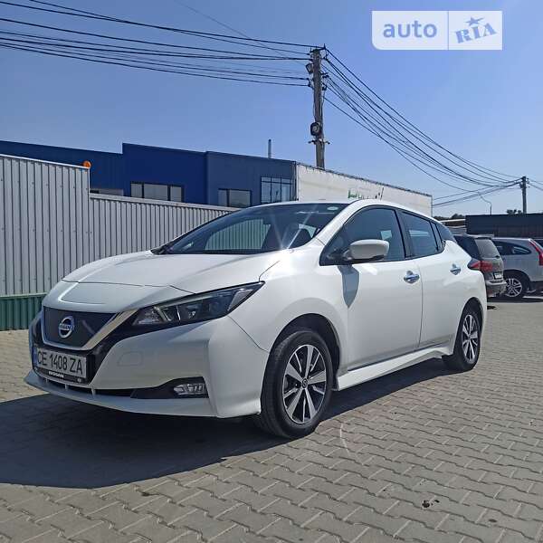 Хетчбек Nissan Leaf 2018 в Чернівцях