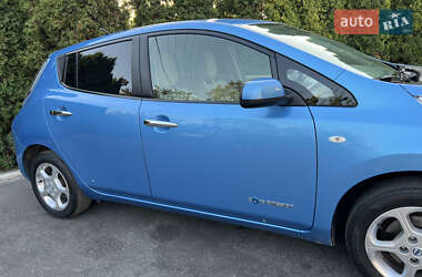 Хэтчбек Nissan Leaf 2011 в Тернополе