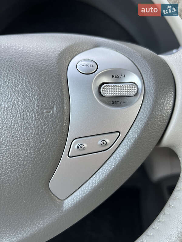 Хэтчбек Nissan Leaf 2011 в Тернополе