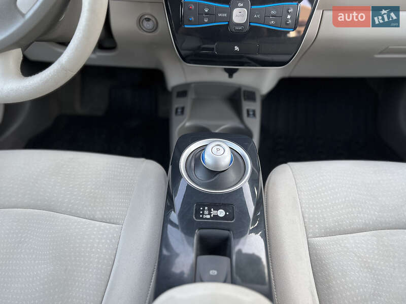 Хэтчбек Nissan Leaf 2011 в Тернополе
