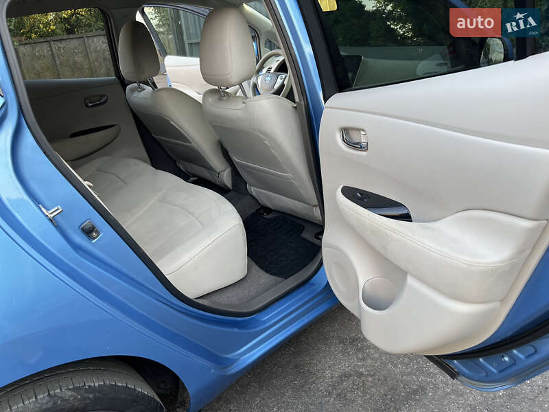 Хэтчбек Nissan Leaf 2011 в Тернополе