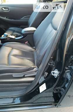Хэтчбек Nissan Leaf 2015 в 
