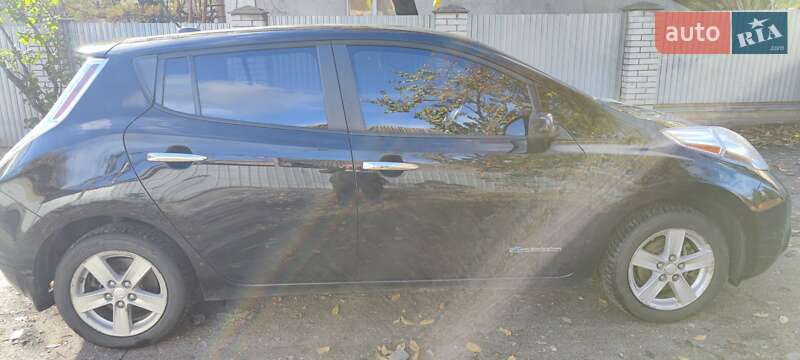 Хетчбек Nissan Leaf 2013 в Боярці фото 5 Хетчбек Nissan Leaf 2013 в Боярці