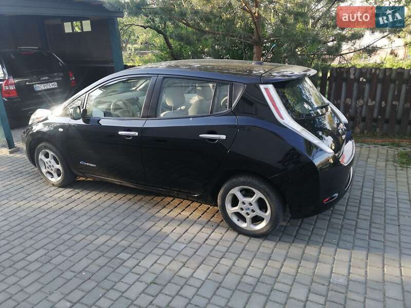 Хэтчбек Nissan Leaf 2012 в Львове
