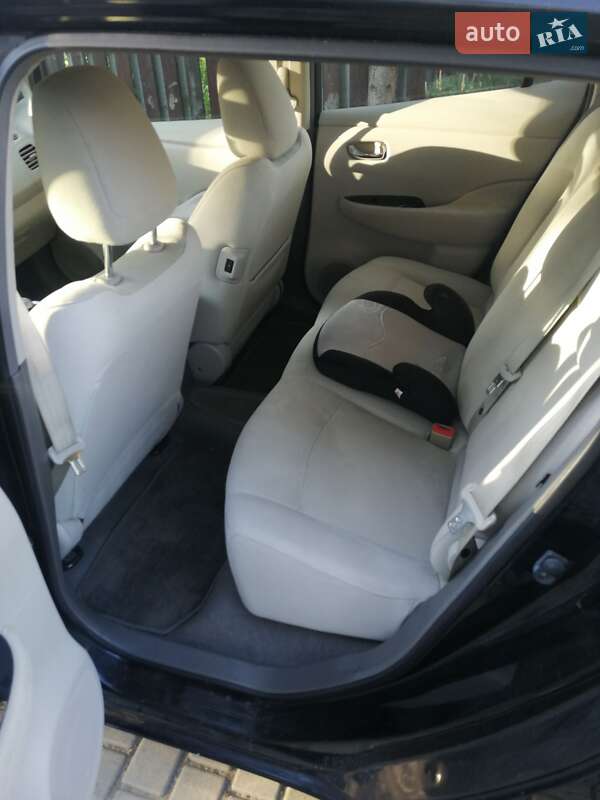 Хэтчбек Nissan Leaf 2012 в Львове