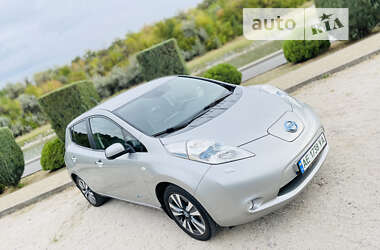 Хетчбек Nissan Leaf 2013 в Дніпрі