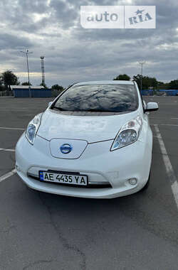 Хэтчбек Nissan Leaf 2017 в Днепре