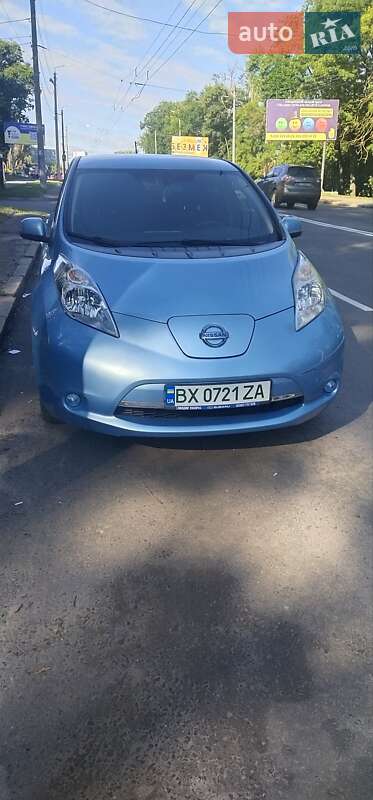 Хэтчбек Nissan Leaf 2014 в Хмельницком