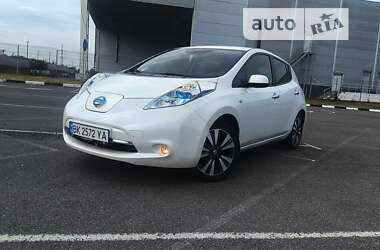 Хэтчбек Nissan Leaf 2016 в Ровно