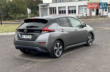 Хэтчбек Nissan Leaf 2020 в Дубно