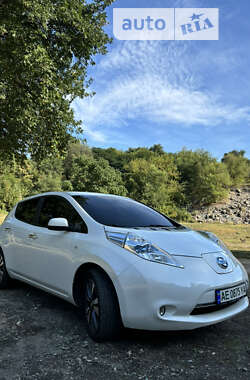 Хэтчбек Nissan Leaf 2014 в Днепре