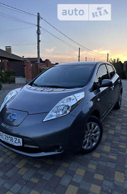 Хетчбек Nissan Leaf 2014 в Дніпрі