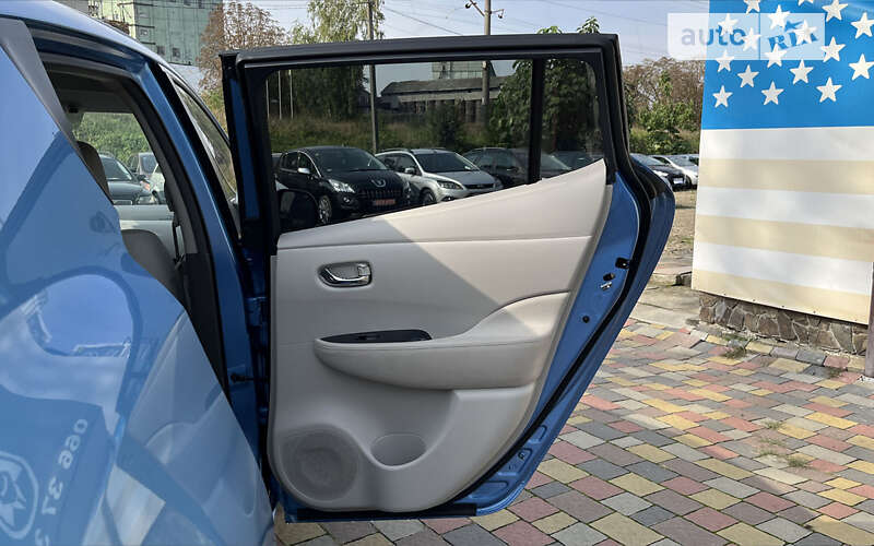 Хэтчбек Nissan Leaf 2012 в Стрые