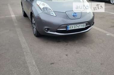 Хэтчбек Nissan Leaf 2015 в 