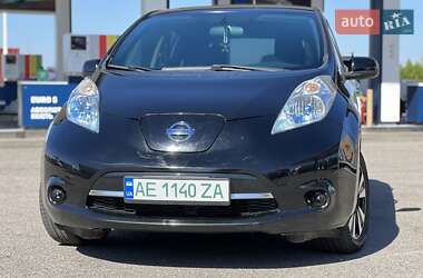 Хэтчбек Nissan Leaf 2013 в 