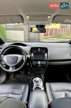 Хэтчбек Nissan Leaf 2016 в 