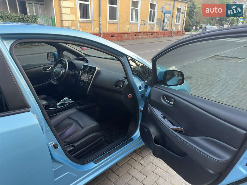 Хетчбек Nissan Leaf 2016 в Чернівцях