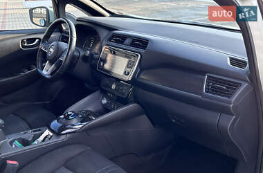 Хэтчбек Nissan Leaf 2018 в 