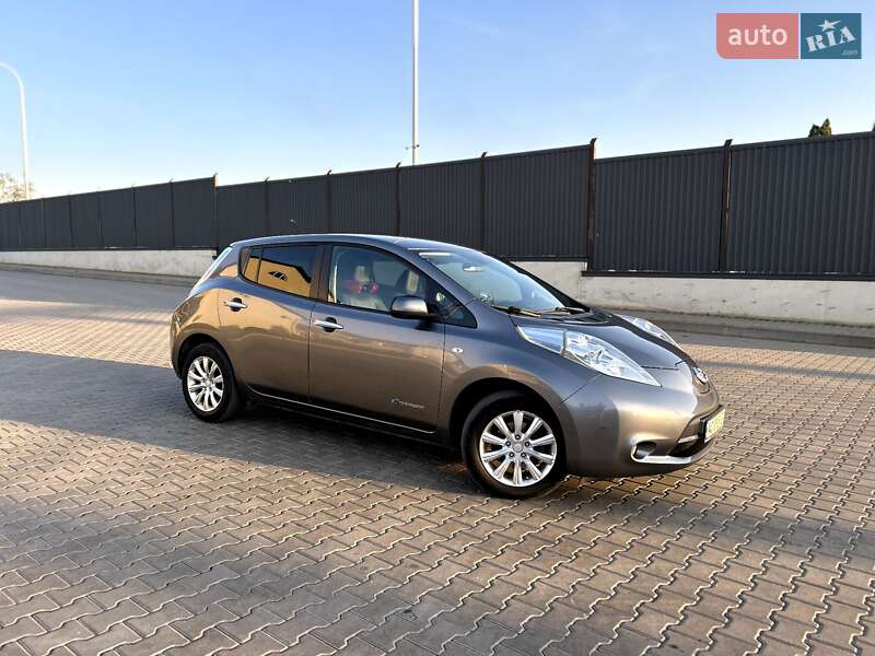 Хэтчбек Nissan Leaf 2014 в Рожище