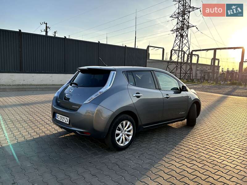 Хэтчбек Nissan Leaf 2014 в Рожище