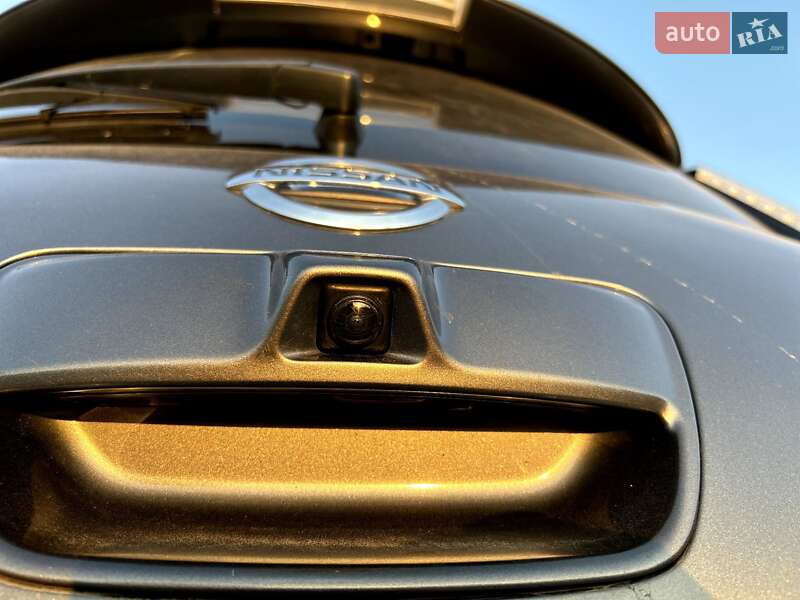 Хэтчбек Nissan Leaf 2014 в Рожище