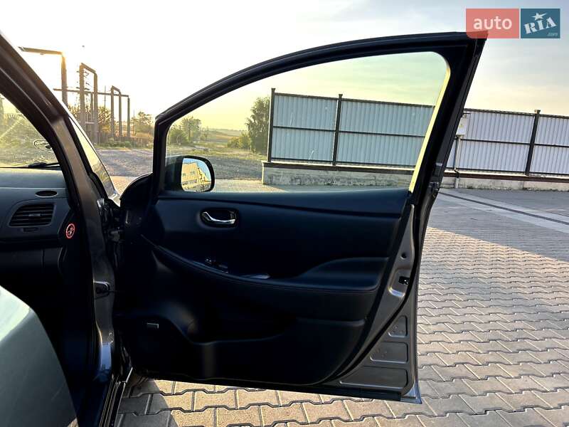 Хэтчбек Nissan Leaf 2014 в Рожище