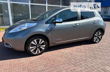 Хэтчбек Nissan Leaf 2015 в Ровно