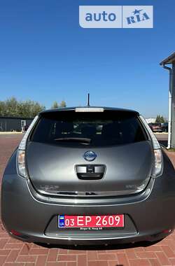 Хэтчбек Nissan Leaf 2015 в Ровно