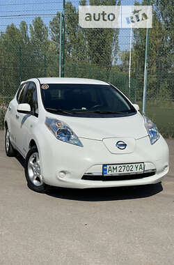 Хэтчбек Nissan Leaf 2014 в Коростене